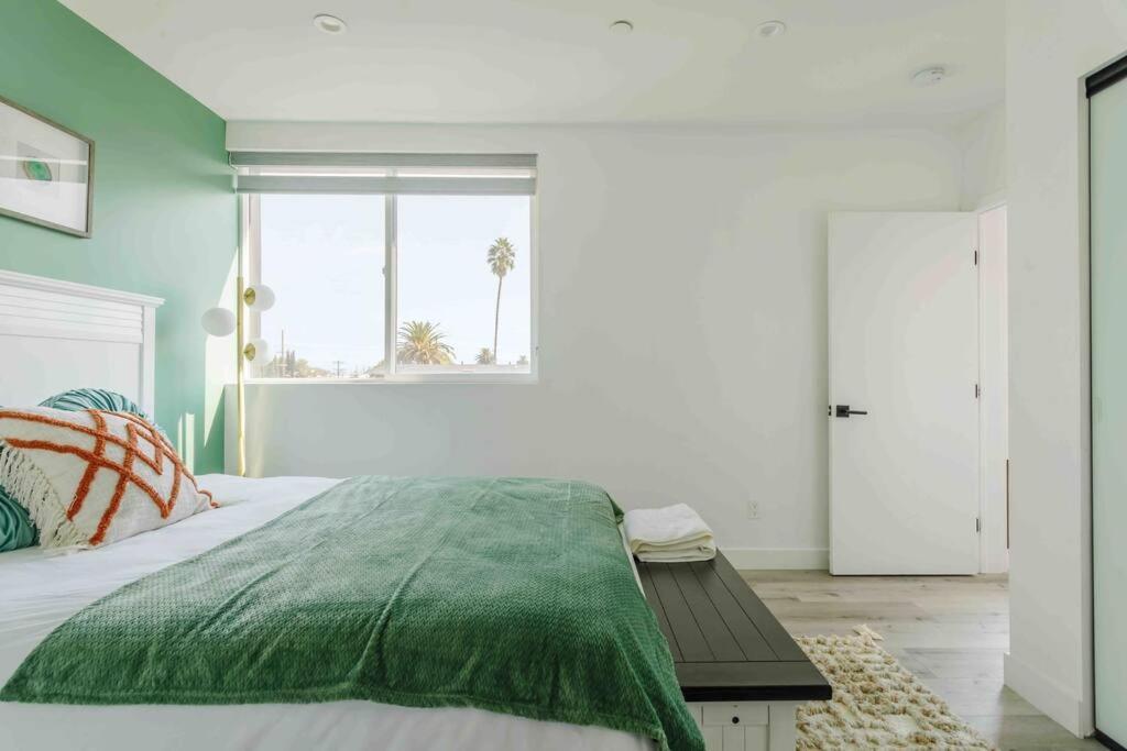 Villa Stunning Hollywood Townhouse With Sunny Views Los Ángeles Exterior foto