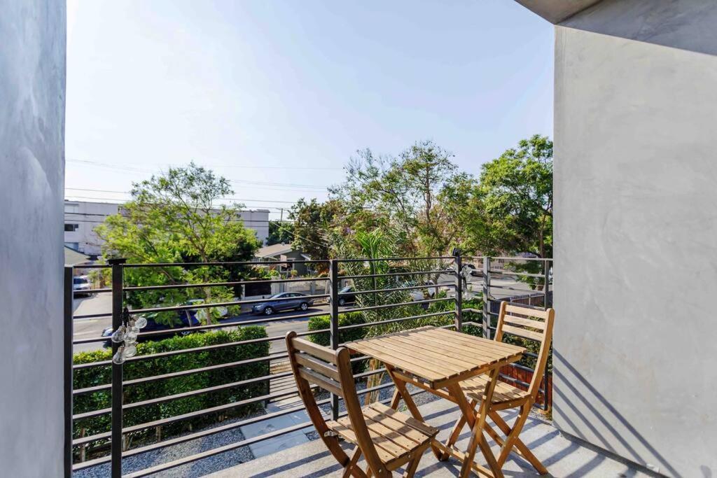 Villa Stunning Hollywood Townhouse With Sunny Views Los Ángeles Exterior foto